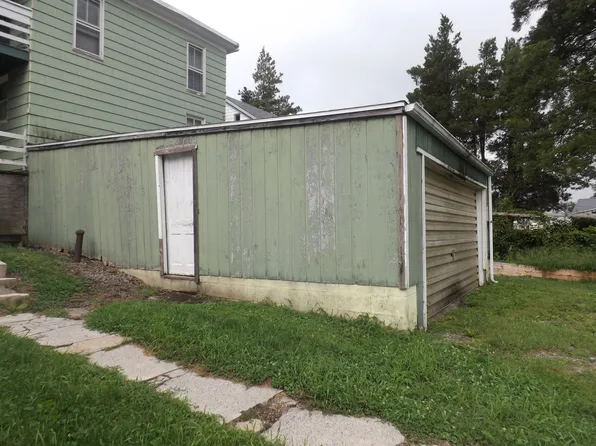 55 E Pennsylvania Ave, Dallastown, PA 17313