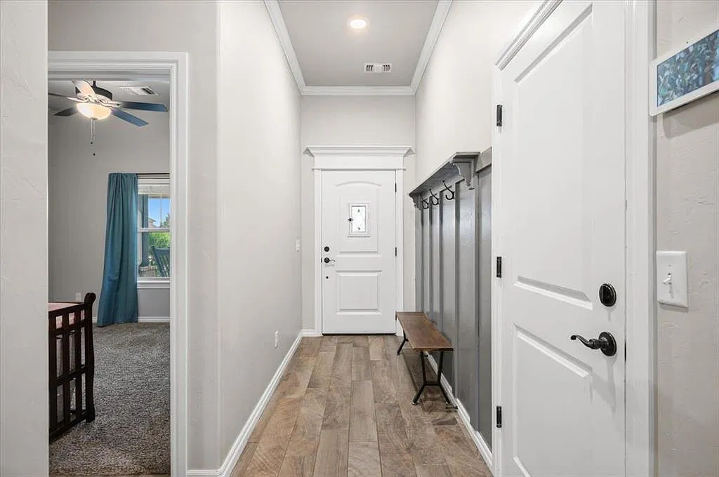 4 bed, 3.0 bath, 2444 sqft, $2,995 — Photo 3