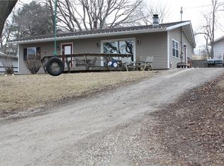 311 Center Point Dr, Montezuma, IA 50171