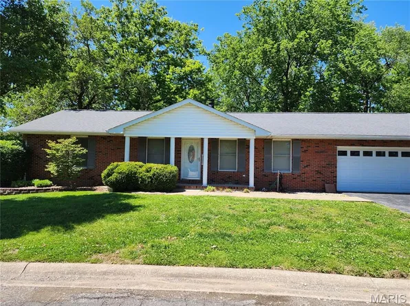 12 Michael Ct, Bethalto, IL 62010