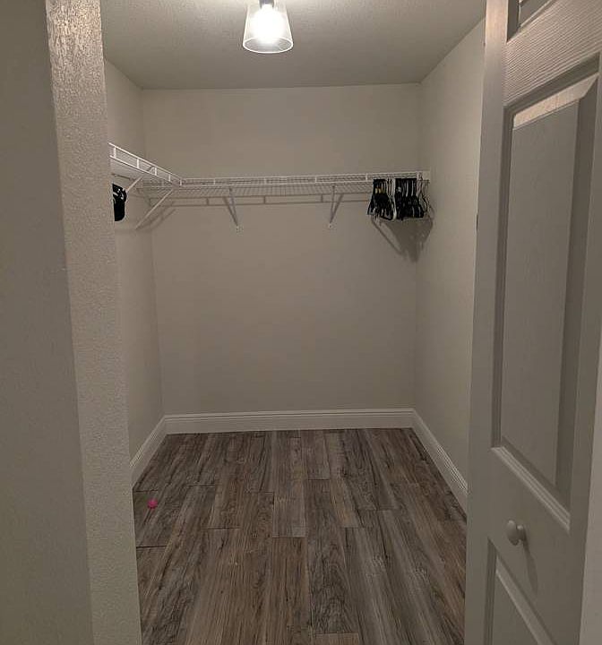 2nd image of 10807 Queens Rd
