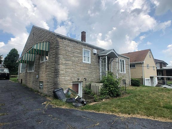 3rd image of 3712 Woodlawn Way