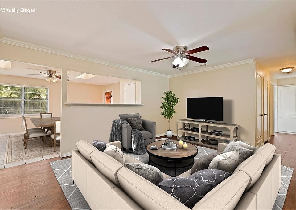 1st image of 313 Coral Cir