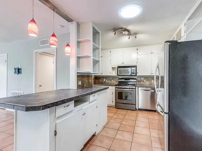 11504 Oakwood Dr — Photo 11