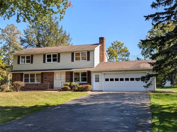 43 Sandle Dr, Fairport, NY 14450