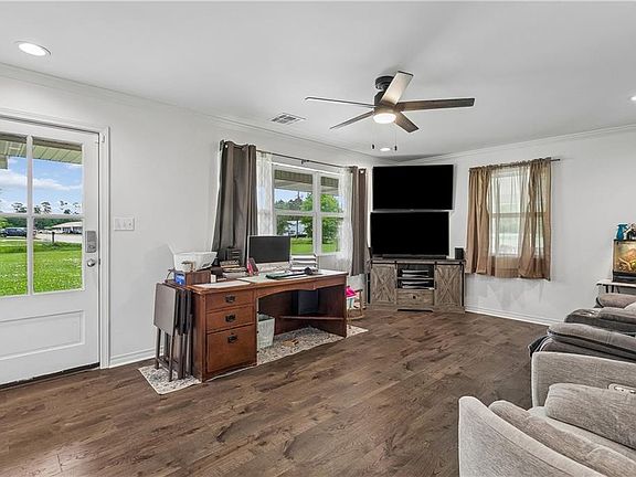 3rd image of 46351 Milton Rd