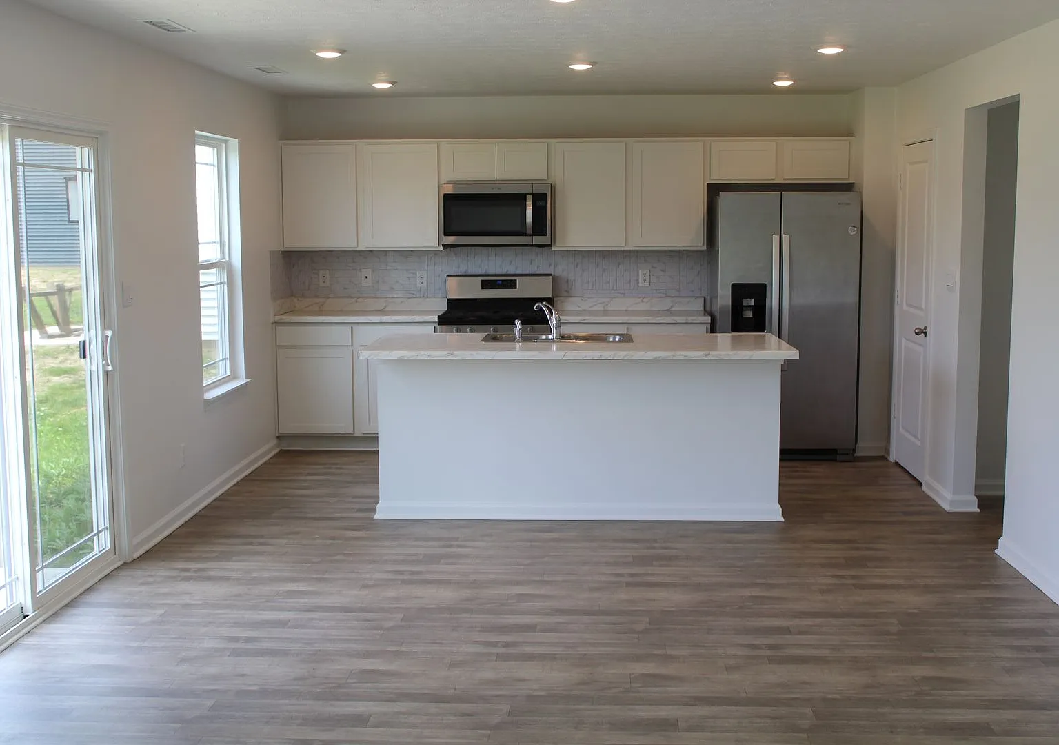Now Available! Newer 4 BR Home in Decatur Schools! — Photo 2