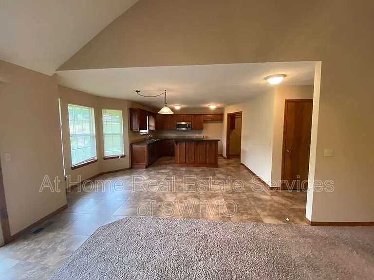 5221 E Blaine St — Photo 3