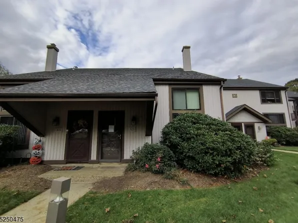 16315 Dell Pl, Stanhope Boro, NJ 07874