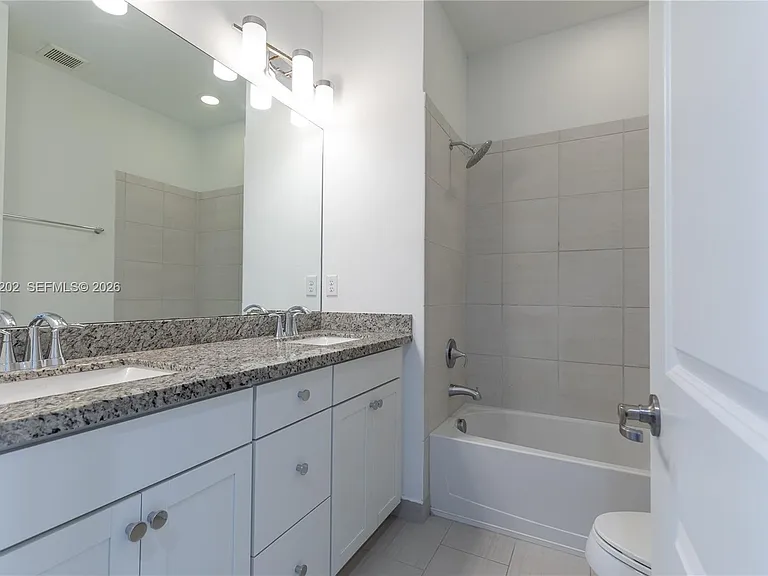 11524 SW 16th St — Photo 11