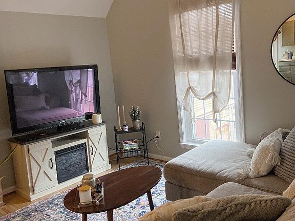 5th image of 298 Bryant St #2