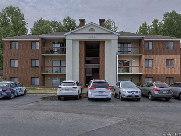 2nd image of 4008 Governors Sq APT 8