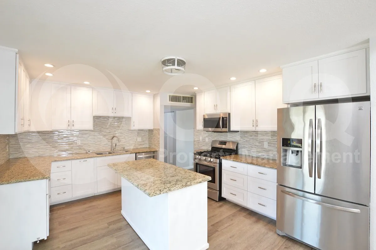 3 bed, 2.0 bath, 1400 sqft, $2,499 — Photo 3