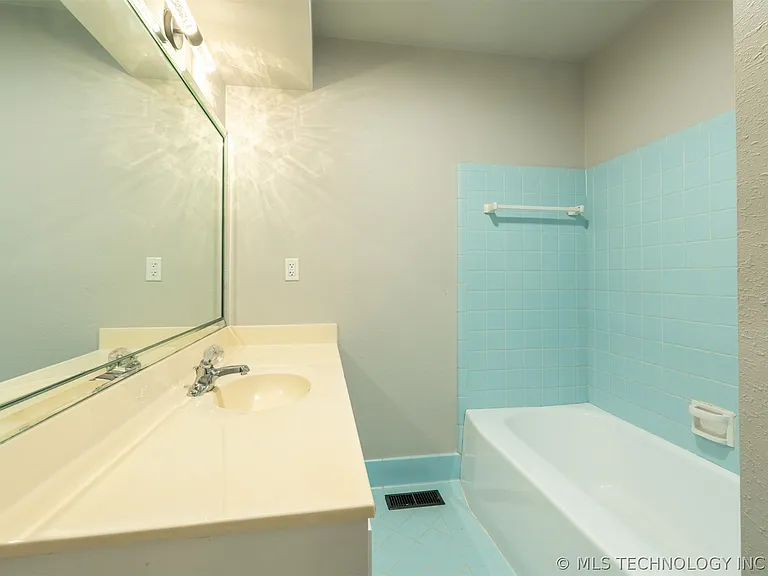2150 S 80th East Ave — Photo 32