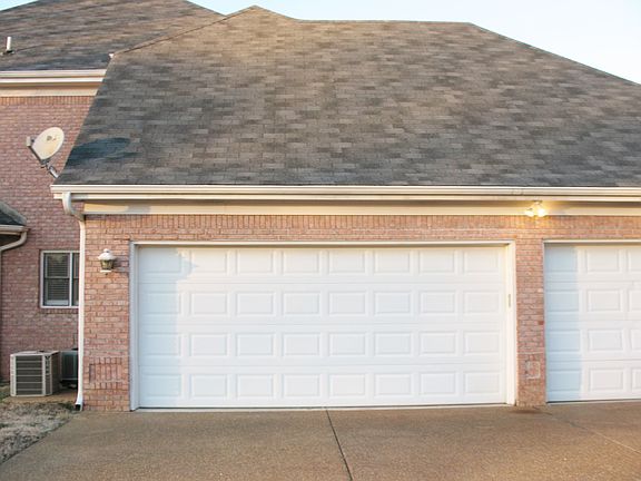 5th image of 3035 Schaeffer Dr