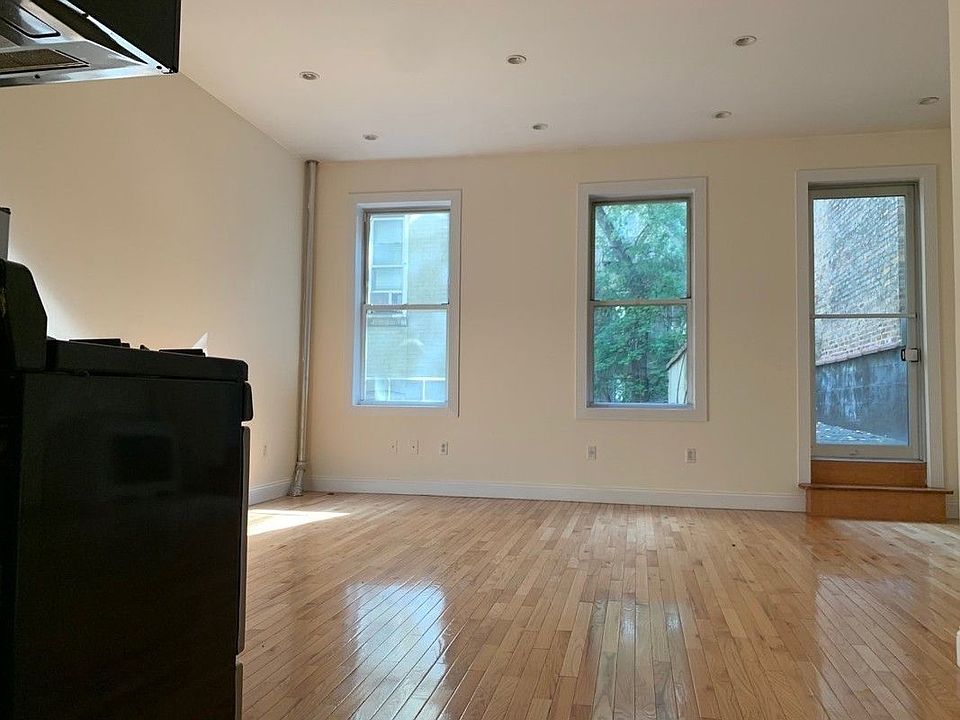1st image of 412 W 44th St APT 2
