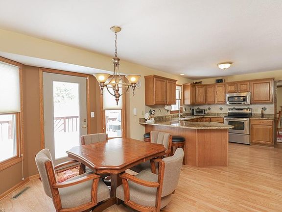 4th image of 1591 Jennifer Dr