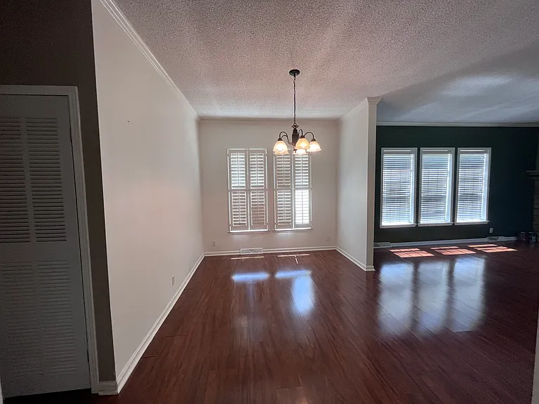 1000 Raintree Ln — Photo 12