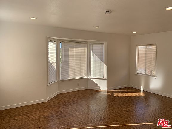 5th image of 11020 S Van Ness Ave