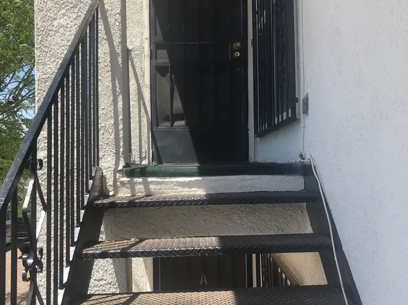 Contemporary 2 Bedroom - Fantastic Location!, 1318 San Pedro Dr SE APT A, Albuquerque, NM 87108