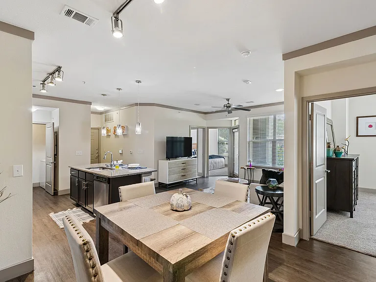 Plantation Park Apartments — Photo 8