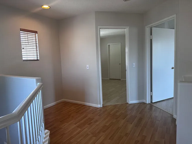 28433 Mayfair Dr — Photo 8