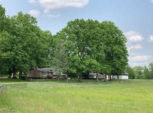 1525 Hartville Rd, Mogadore, OH 44260