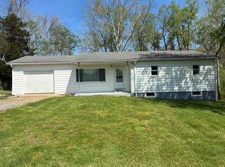 146 E Lynn St, Sandyville, WV 26164