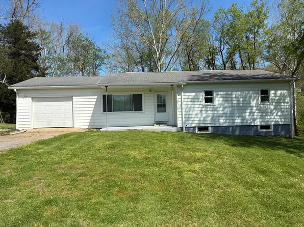146 E Lynn St, Sandyville, WV 26164