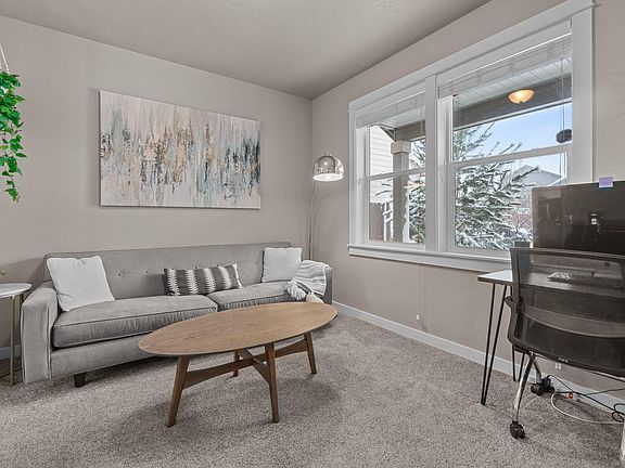 3rd image of 60922 SE Sweet Pea Dr