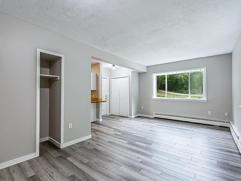 9275 Brookside Dr #H — Photo 3