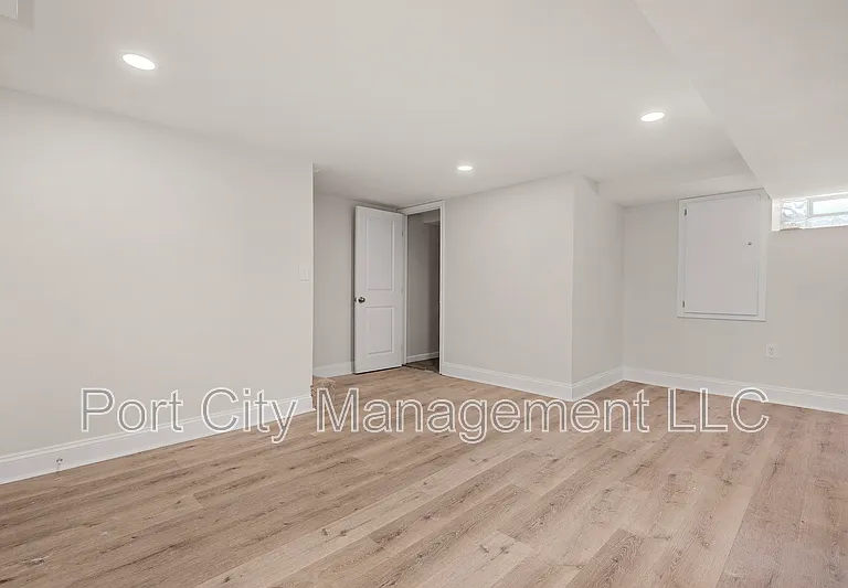 832 N Marlyn Ave — Photo 18