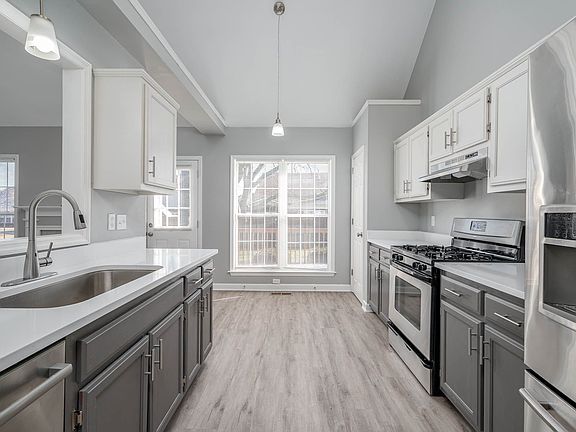 4th image of 2838 Chase Pl