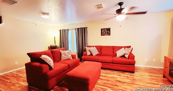 4th image of 5638 Lovett Oaks