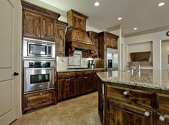 5th image of 4050 E Hill Dr
