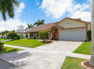 7310 NW 49th St, Lauderhill, FL 33319