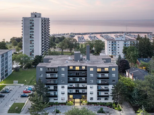 2300 Marine Dr, Oakville, ON L6L 1C3