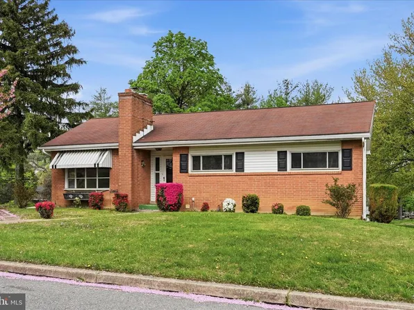 904 Crestview Ave, Reading, PA 19607