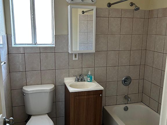 4th image of 2218 N 20th St #1