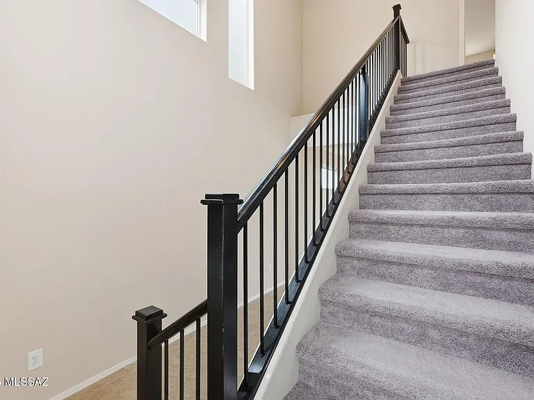 2815 N Fair Oaks Ave — Photo 19