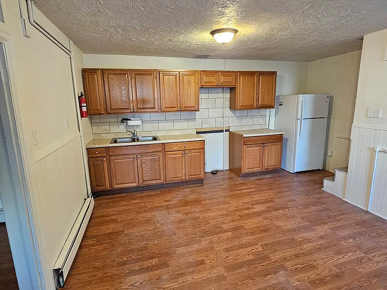 499 Manor St #3 — Photo 6