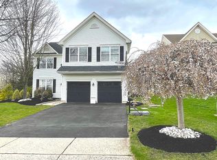 1 Joanne Ct, Bridgewater, NJ 08807