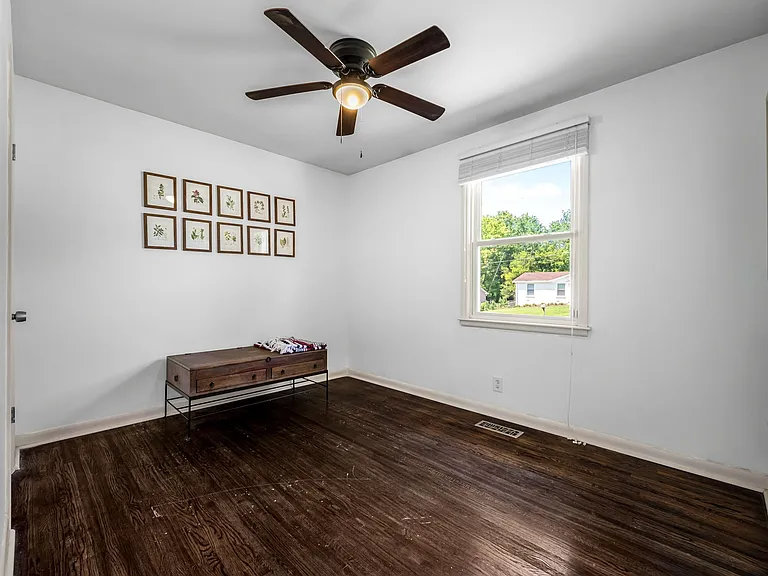 205 Cedar Dr — Photo 22