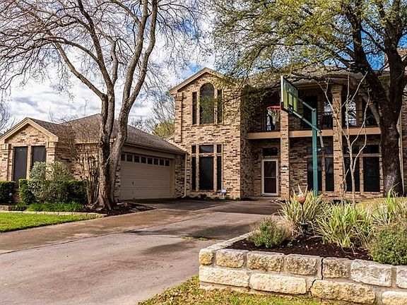 2nd image of 609 Peterson Ln