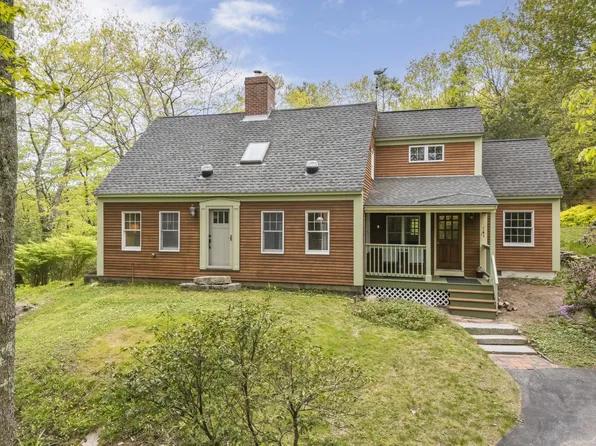 8 Carriage Road, Freeport, ME 04032