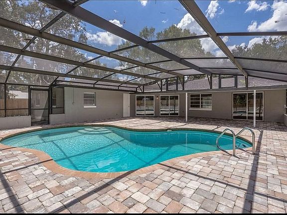 4th image of 7613 Waunatta Ct