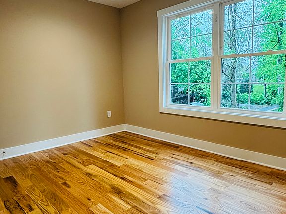 5th image of 326 W Lake Ave