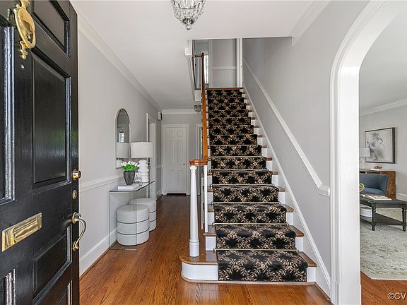 4th image of 3322 Monument Ave