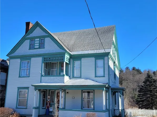 32 N Main St, Dolgeville, NY 13329