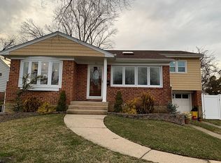 65 Hillary Ln, Westbury, NY 11590